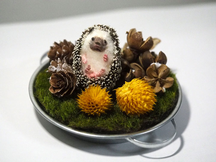 樹脂粘土で作った小さいハリネズミ